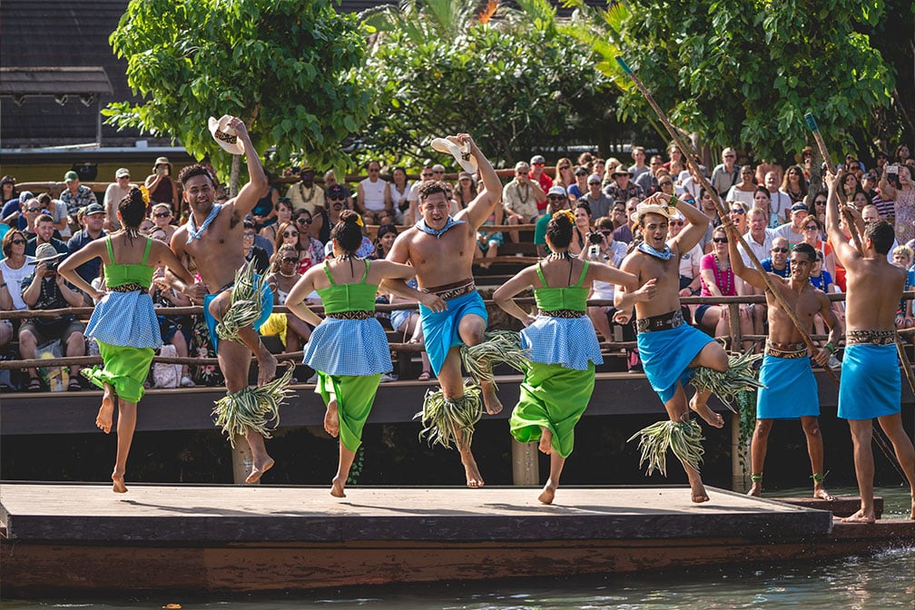 Huki Canoe Dancing